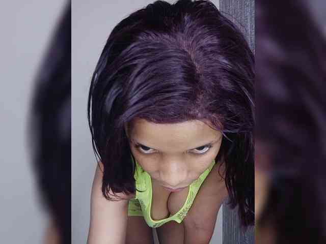 Vee-sexy10