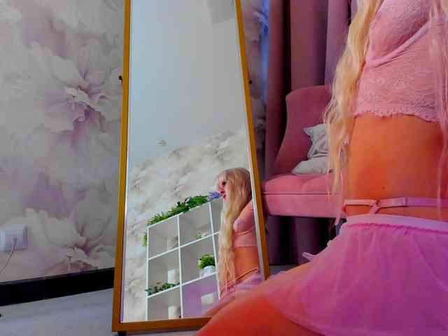 Model: luralust