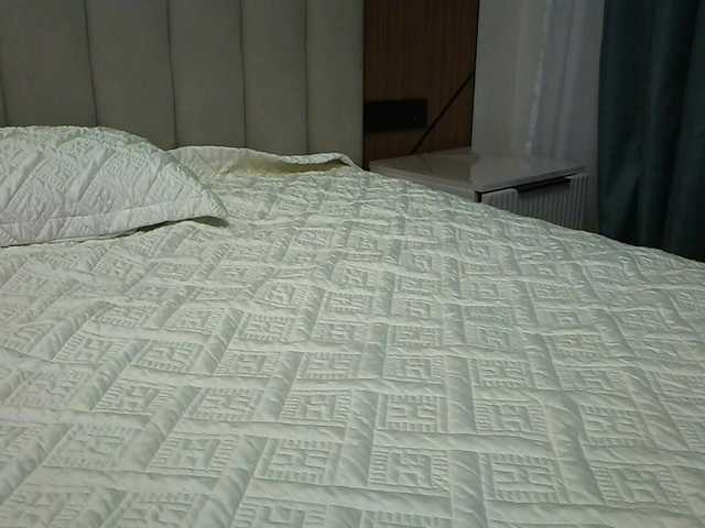 cutiebee01 live cam on BongaCams