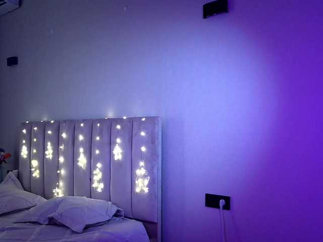 cutiebee01 live cam on BongaCams