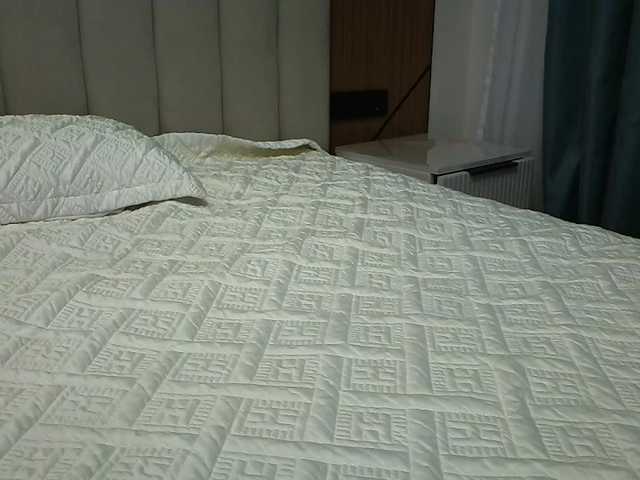 cutiebee01 live cam on BongaCams