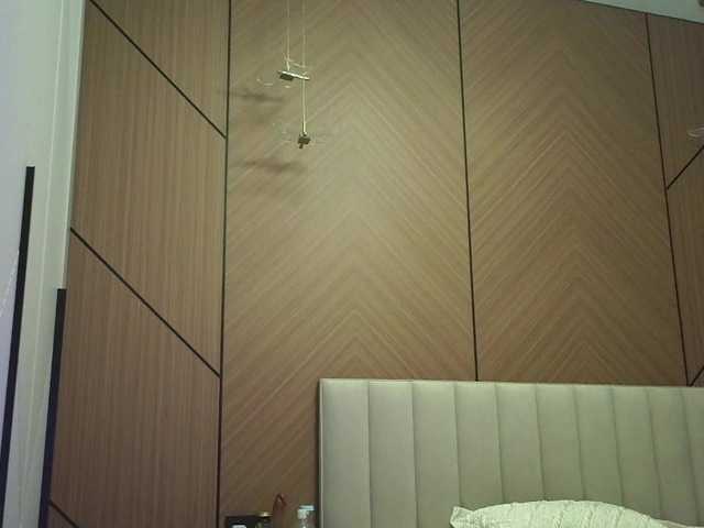 cutiebee01 live cam on BongaCams