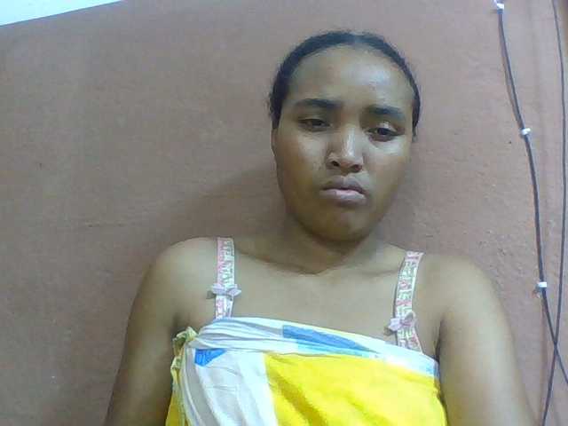 Honorine1a live cam on BongaCams