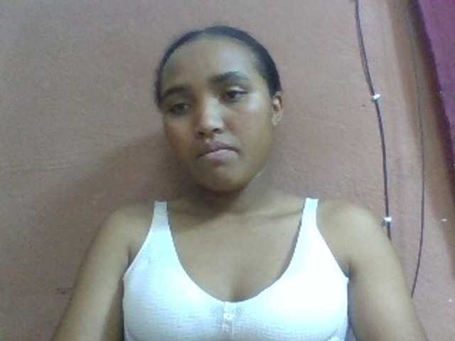 Honorine1a live cam on BongaCams