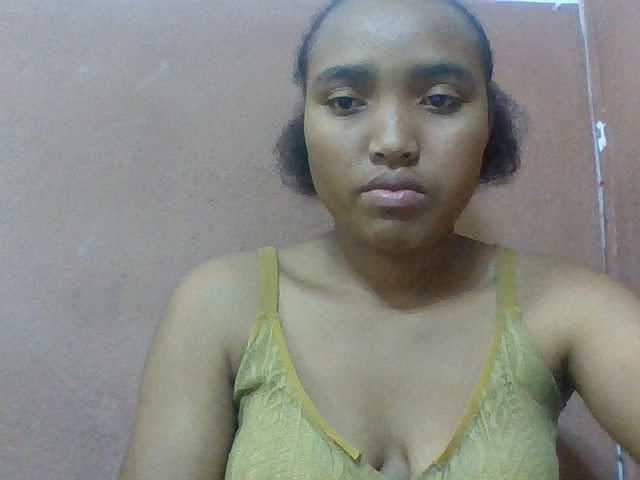 Honorine1a live cam on BongaCams
