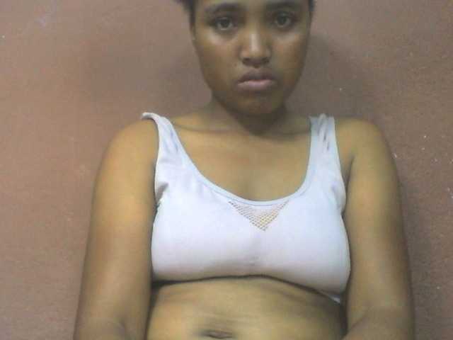 Honorine1a live cam on BongaCams