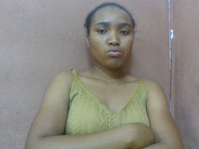 Honorine1a live cam on BongaCams