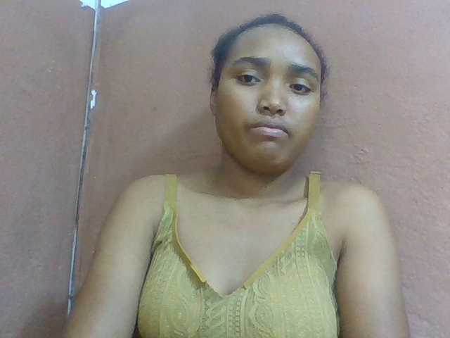 Honorine1a live cam on BongaCams