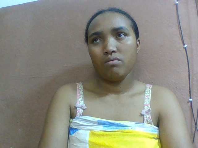 Honorine1a live cam on BongaCams