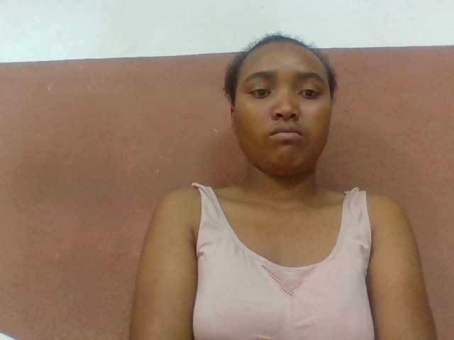 Honorine1a live cam on BongaCams