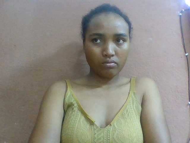 Honorine1a live cam on BongaCams