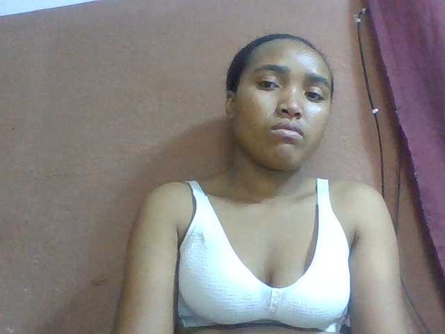 Honorine1a live cam on BongaCams
