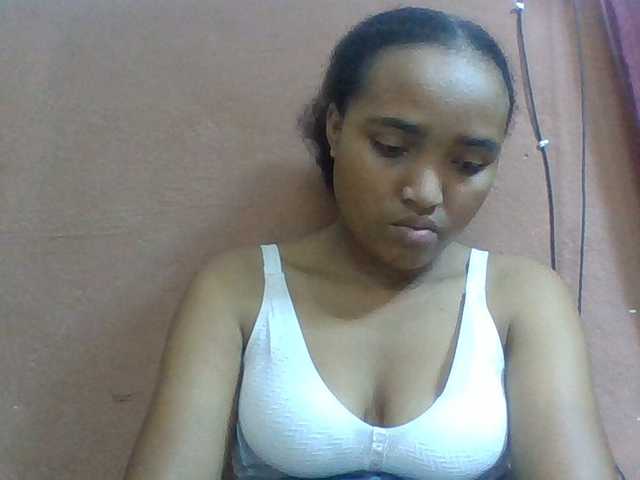 Honorine1a live cam on BongaCams
