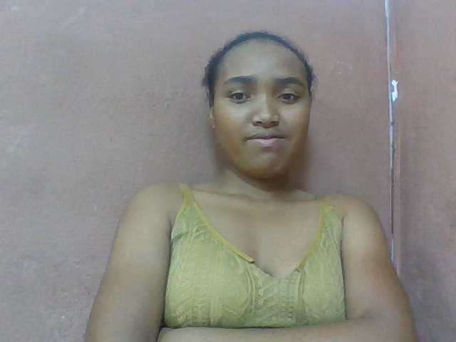 Honorine1a live cam on BongaCams