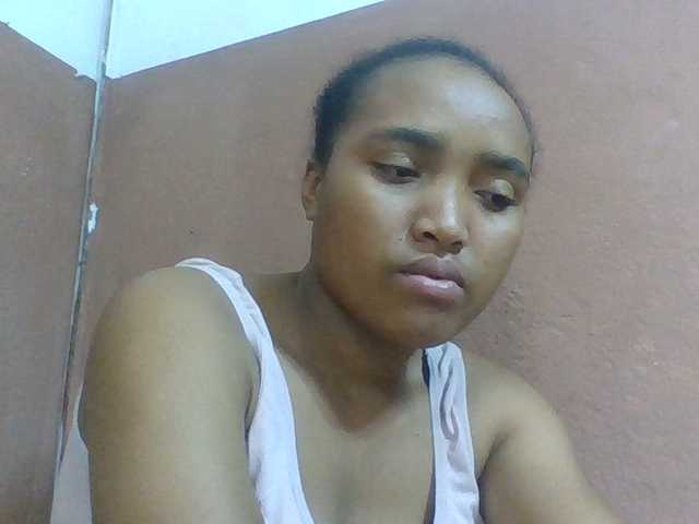 Honorine1a live cam on BongaCams