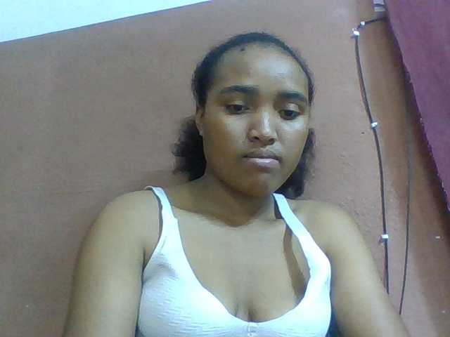 Honorine1a live cam on BongaCams