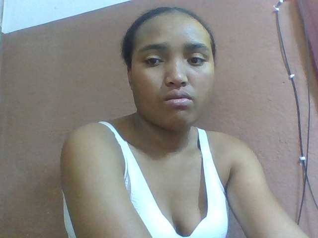 Honorine1a live cam on BongaCams