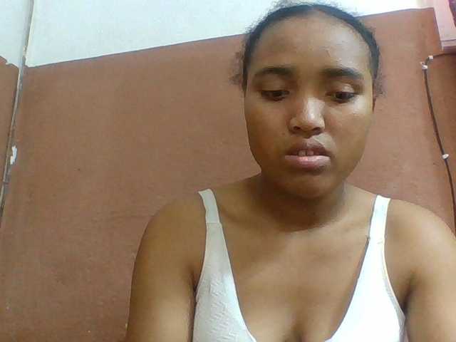 Honorine1a live cam on BongaCams