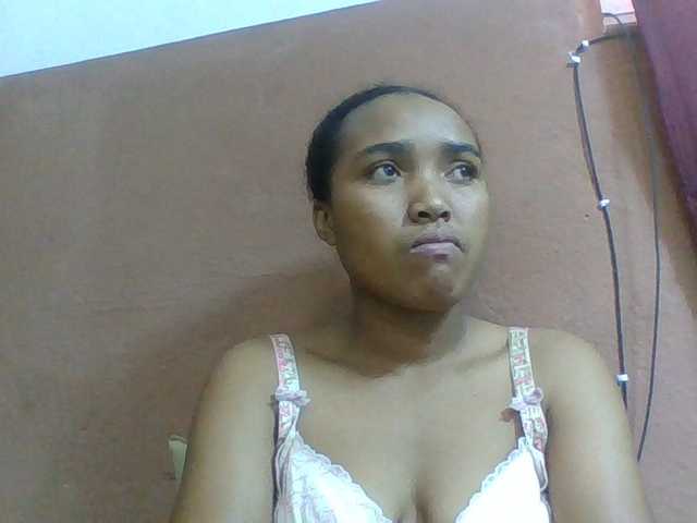 Honorine1a live cam on BongaCams