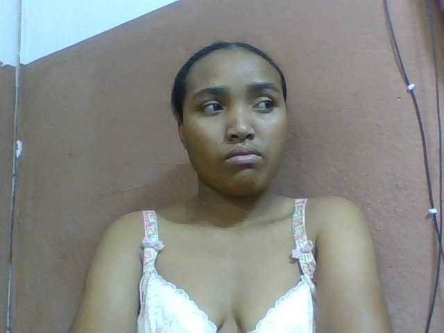 Honorine1a live cam on BongaCams