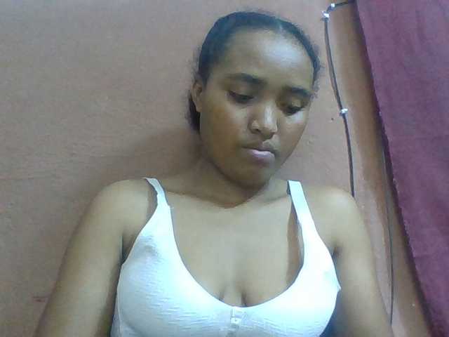 Honorine1a live cam on BongaCams