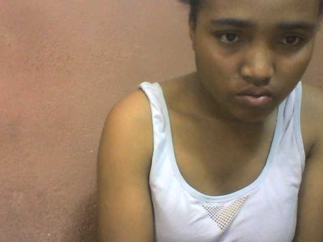 Honorine1a live cam on BongaCams