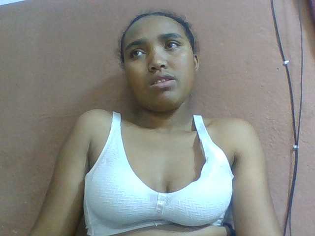 Honorine1a live cam on BongaCams