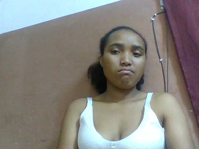 Honorine1a live cam on BongaCams