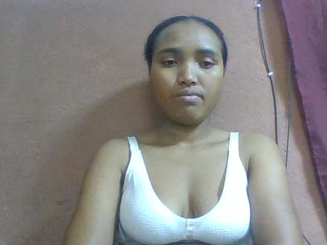 Honorine1a live cam on BongaCams