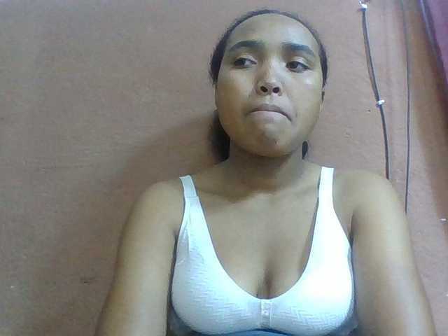 Honorine1a live cam on BongaCams