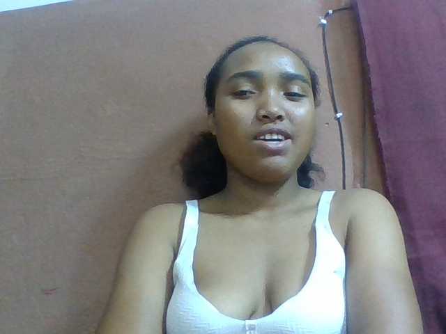 Honorine1a live cam on BongaCams