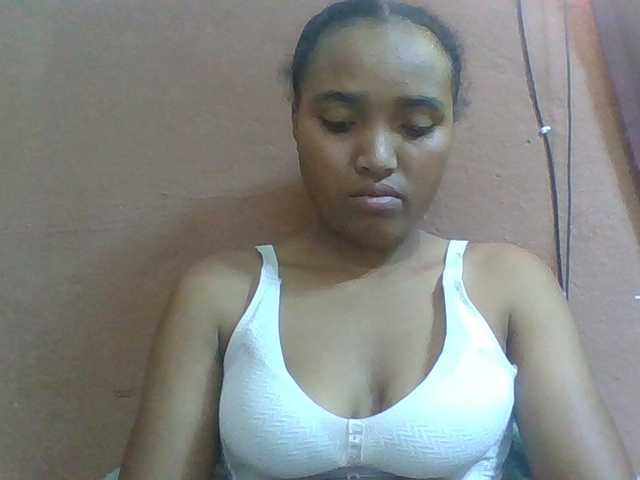 Honorine1a live cam on BongaCams