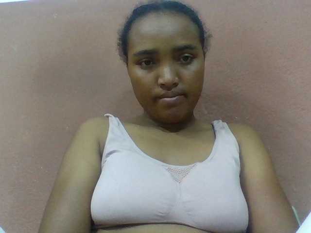 Honorine1a live cam on BongaCams