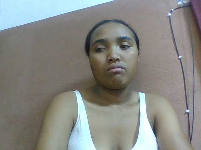 Honorine1a live cam on BongaCams