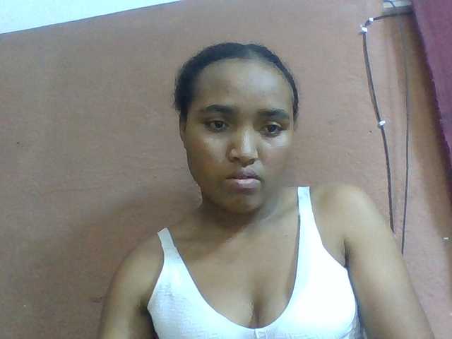 Honorine1a live cam on BongaCams
