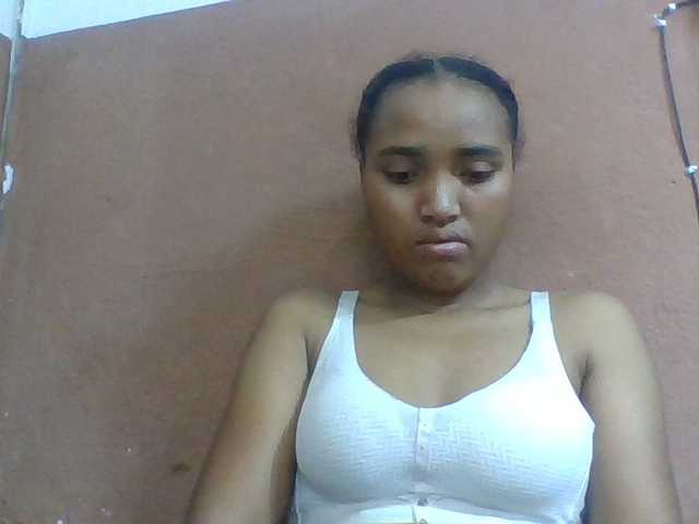 Honorine1a live cam on BongaCams