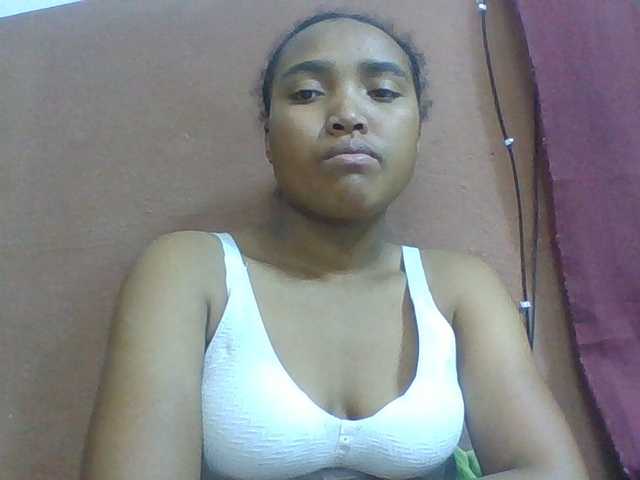 Honorine1a live cam on BongaCams