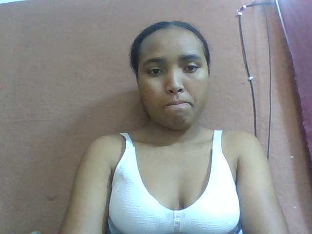 Honorine1a live cam on BongaCams