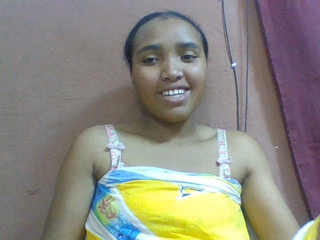 Honorine1a live cam on BongaCams