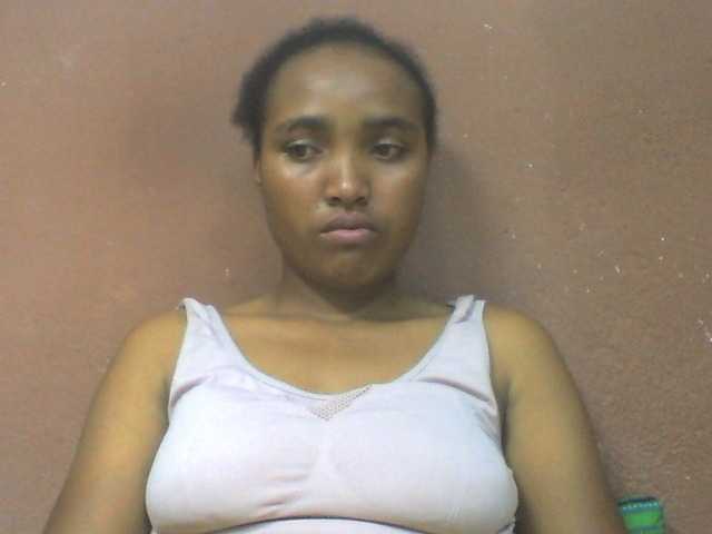 Honorine1a live cam on BongaCams