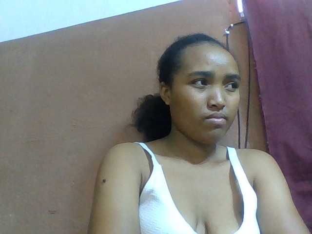 Honorine1a live cam on BongaCams
