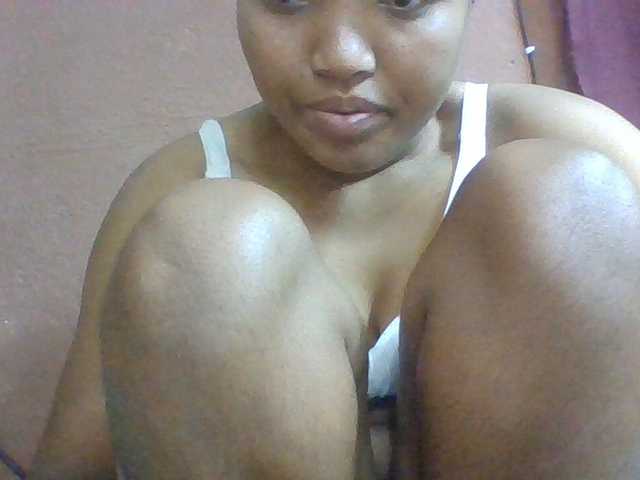Honorine1a live cam on BongaCams