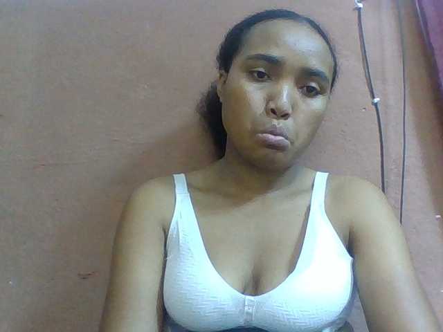 Honorine1a live cam on BongaCams
