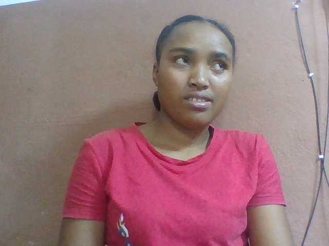 Honorine1a live cam on BongaCams