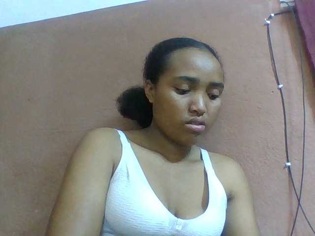 Honorine1a live cam on BongaCams
