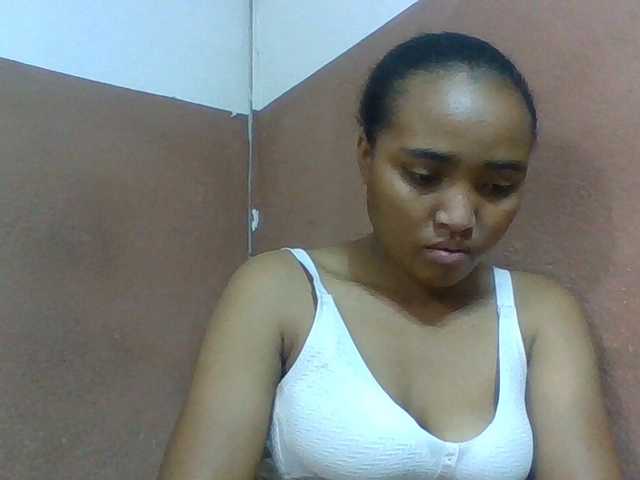 Honorine1a live cam on BongaCams