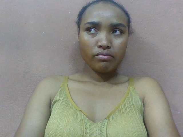 Honorine1a live cam on BongaCams