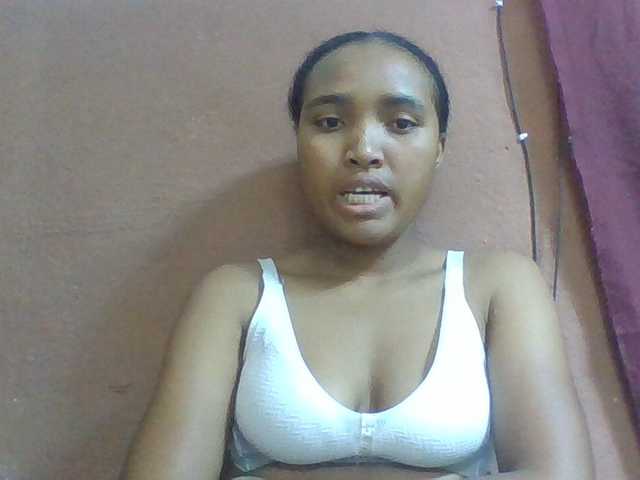 Honorine1a live cam on BongaCams