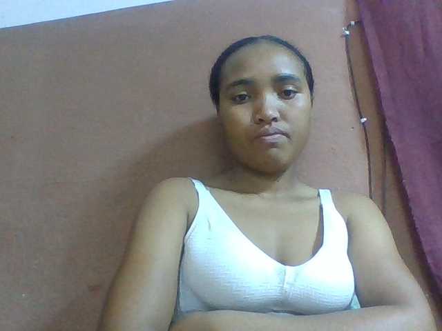 Honorine1a live cam on BongaCams