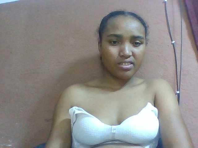 Honorine1a live cam on BongaCams